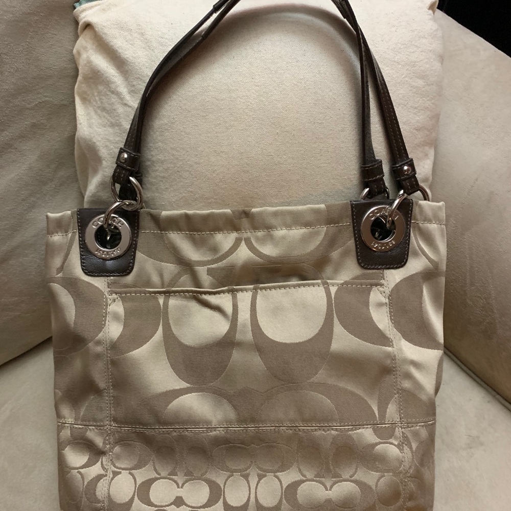 Nice coach bag